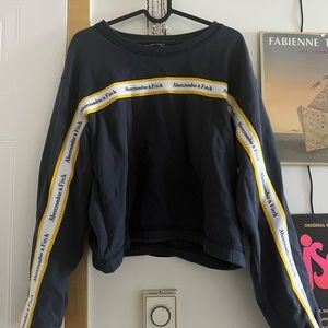 abercrombie and fitch elastic waist crewneck